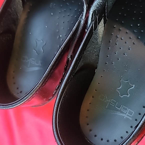 DANSKO szEU38 US 7.5 Patent Leather Clogs Excellent Cond - Picture 8 of 13